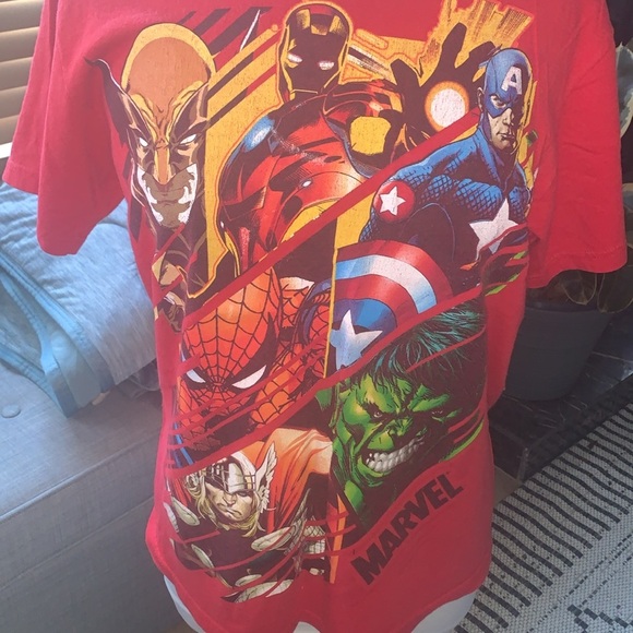 Gently Loved Marvel T-Shirt Unisex - Picture 2 of 5